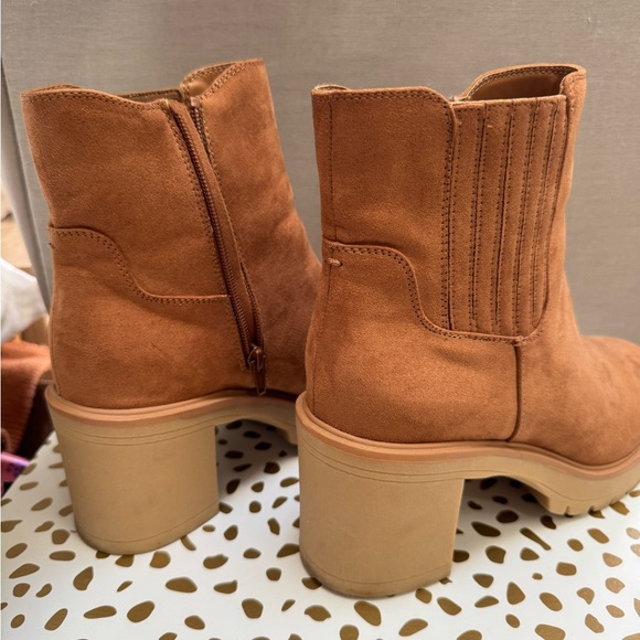 Universal Thread Brown Heeled Boots - Picture 2 of 4